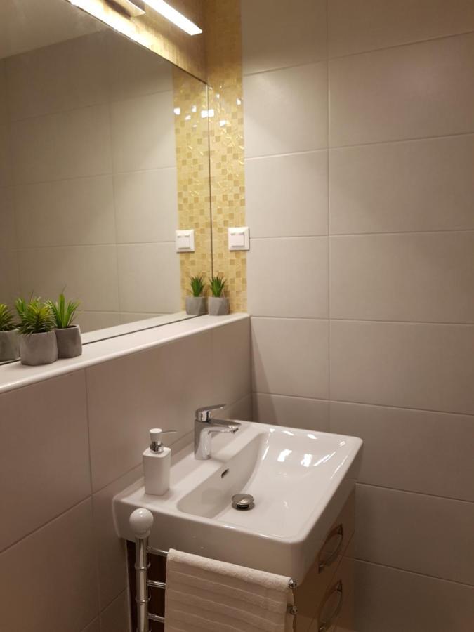 Embassy Studio Apartment Citypark Budapesta Exterior foto